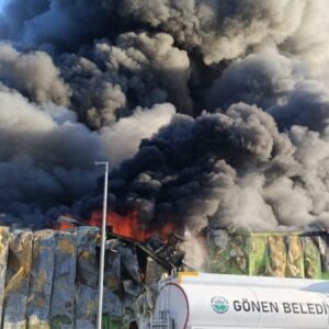 balikesir gonende fabrika yangini 2 kisi hayatini kaybetti cKF6XTQh