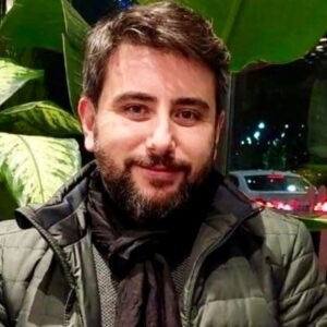 elinde tasidigi paket avukatin elinde patladi SkTPsulT