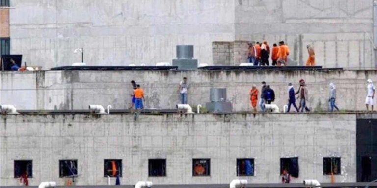 ceteler hapishanede catisti 17 olu hI6B7y3G