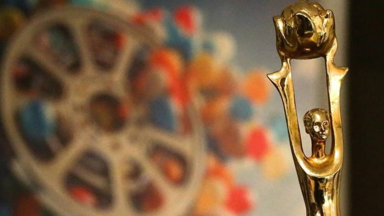 pelin esmerin o da bir sey mi filmi altin kozada odulleri topladi cQGA6Hqe