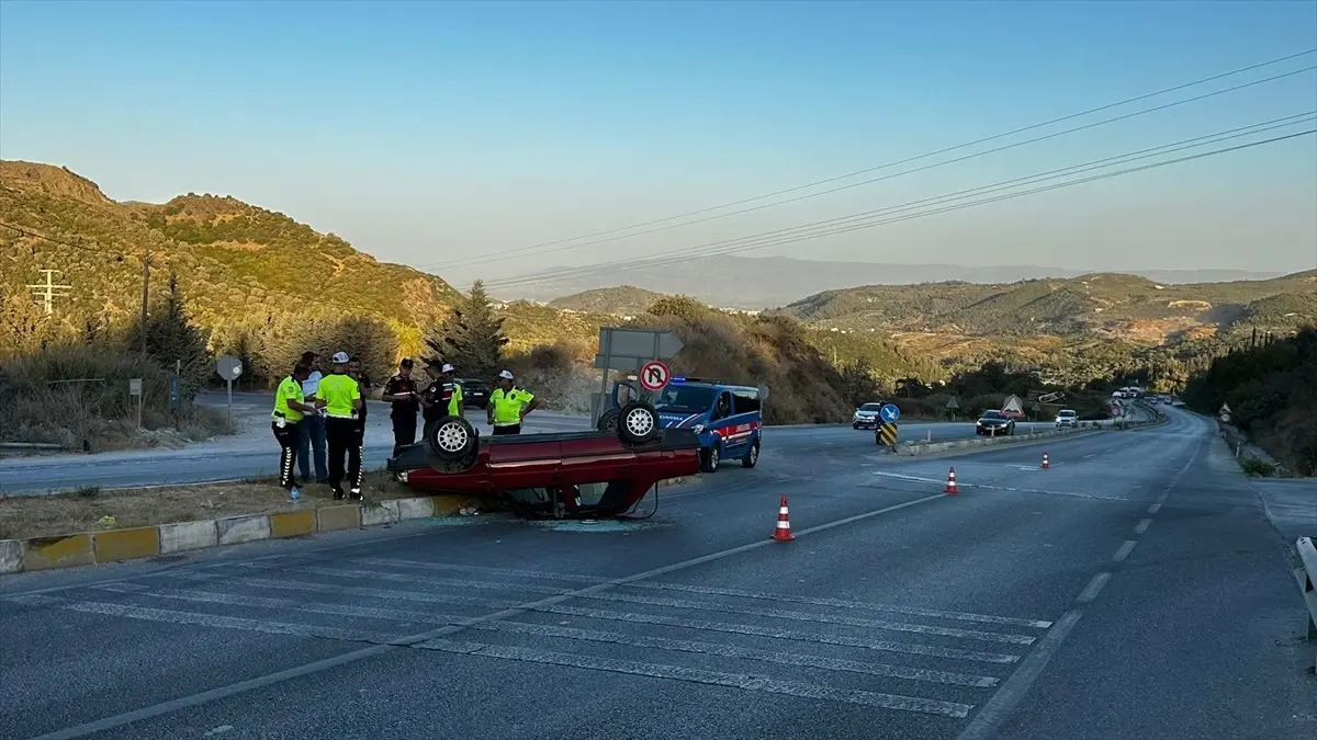 sokede takla atan aracta 2 yarali MjMRUrYq