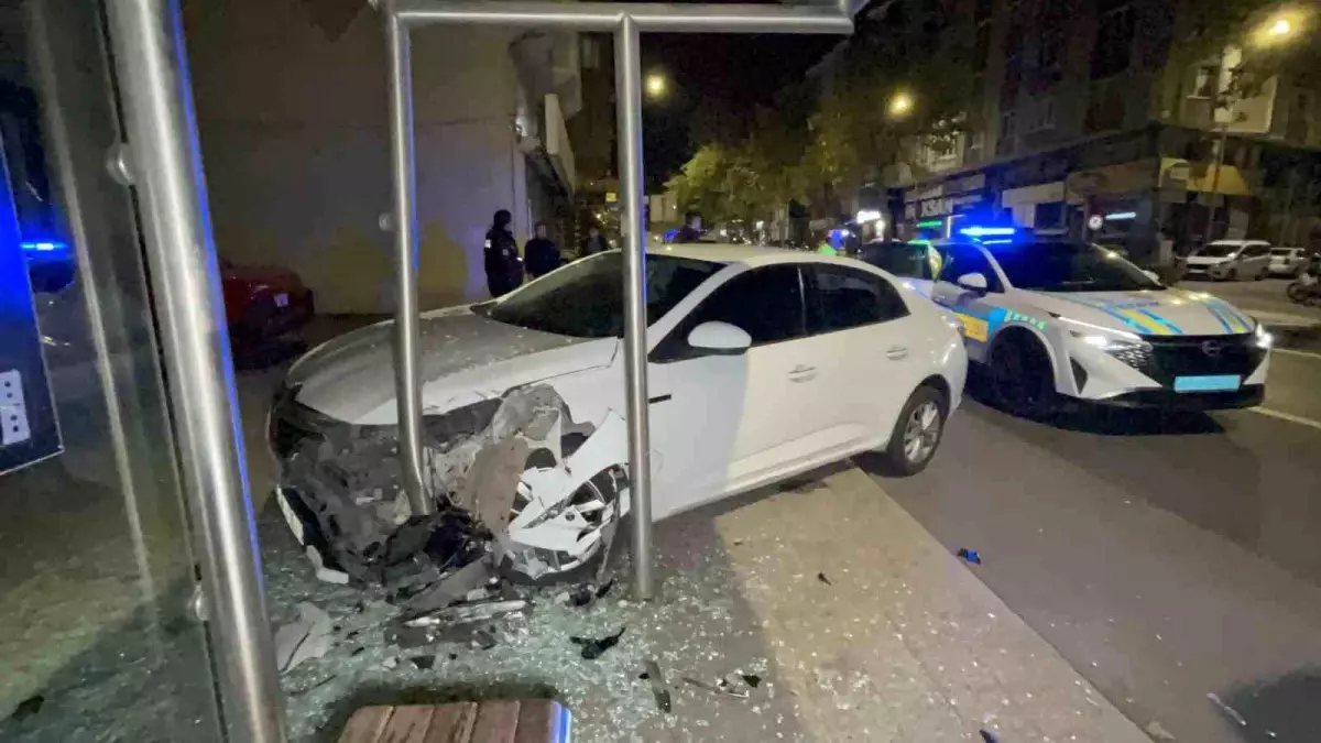 alkollu surucu yolcu duragina daldi swFsb8xF.jpg