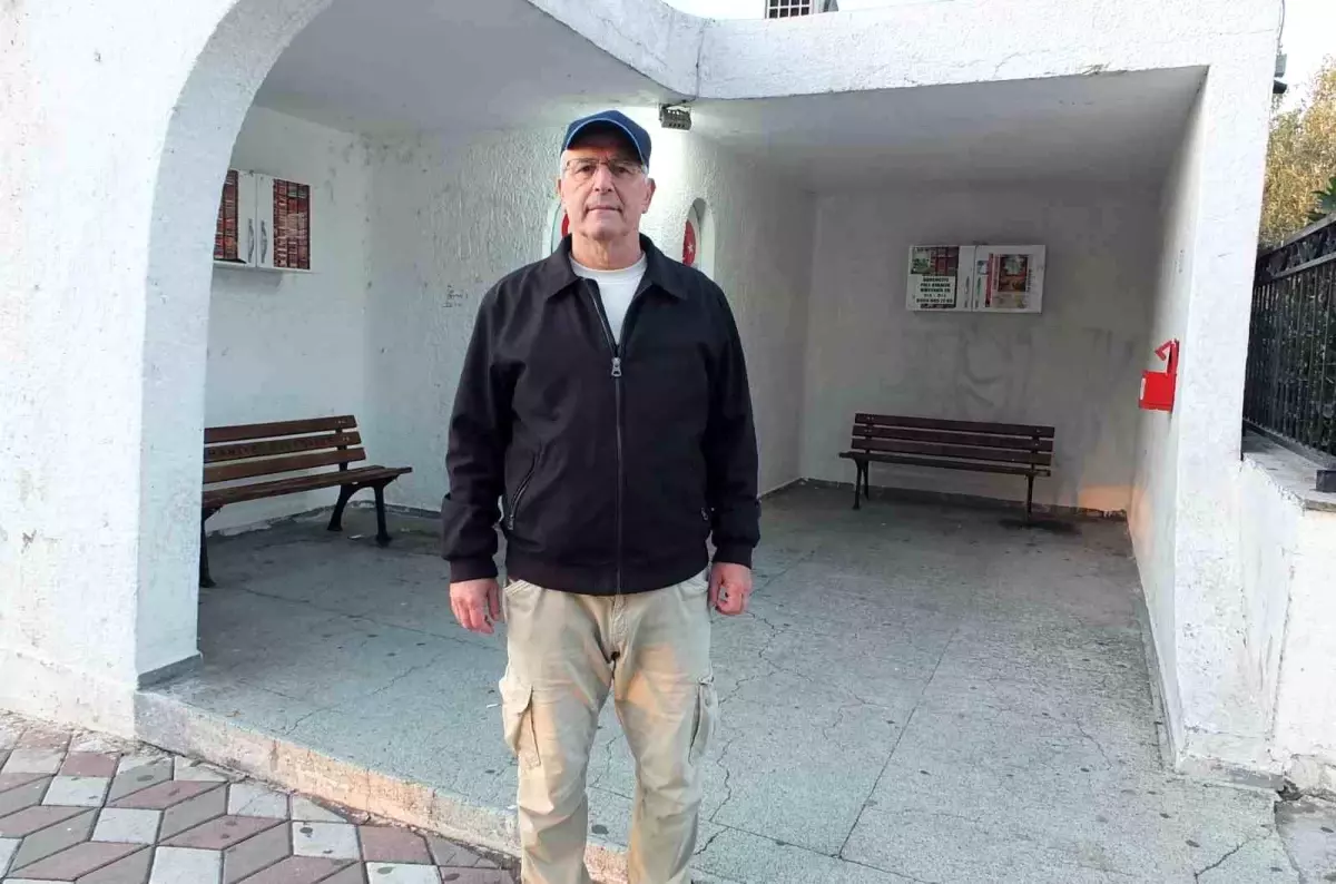 gurbetci taksici burhaniyede kitapliklara sahip cikti g3Os9I8J.jpg