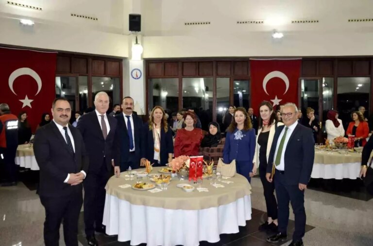 kutahyada cumhuriyet bayrami resepsiyonu 9lHIL9PF.jpg