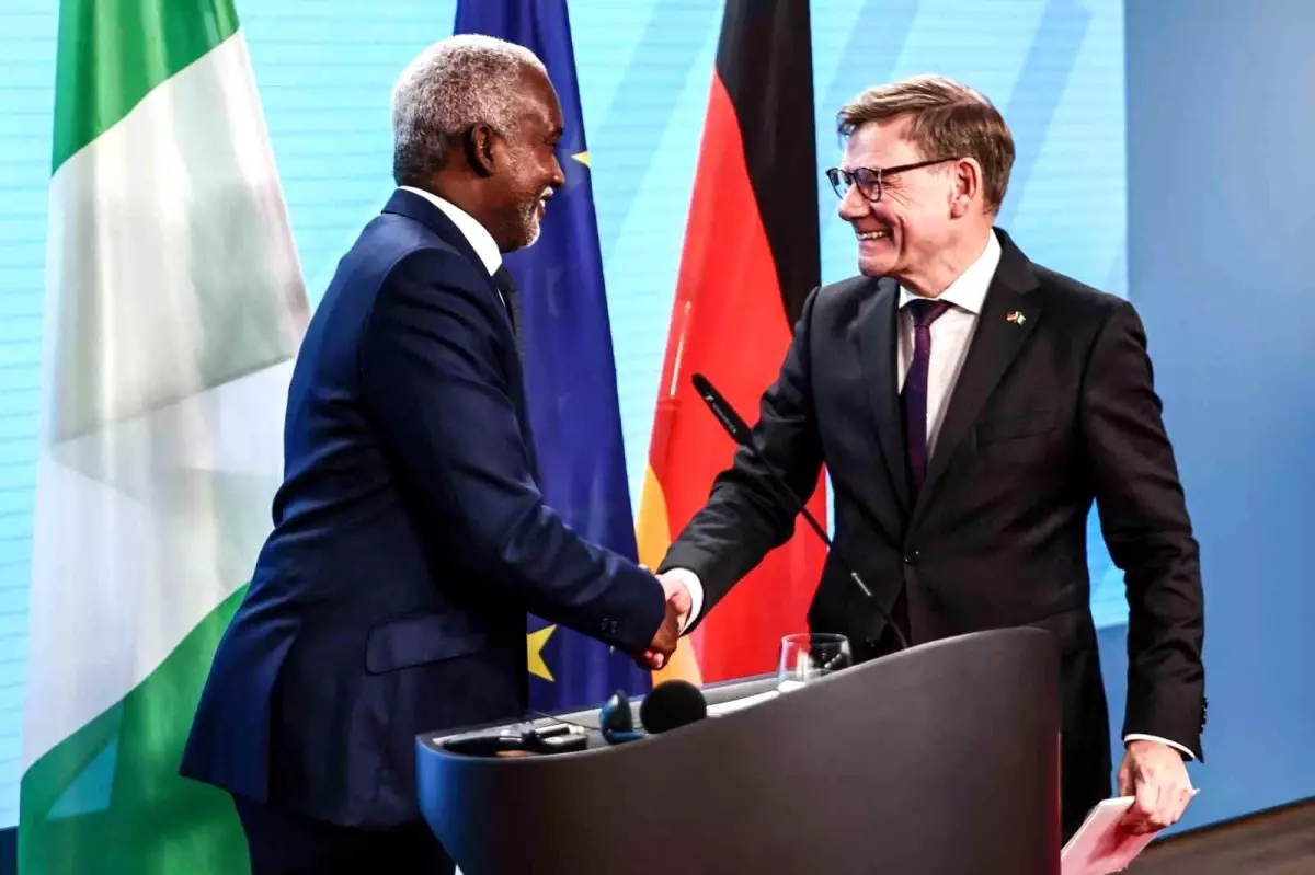 alman bakan wadephul suriyelilerin gonullu donusu gerceklesmezse zorla yapilabilir TJYwSQdg.jpg