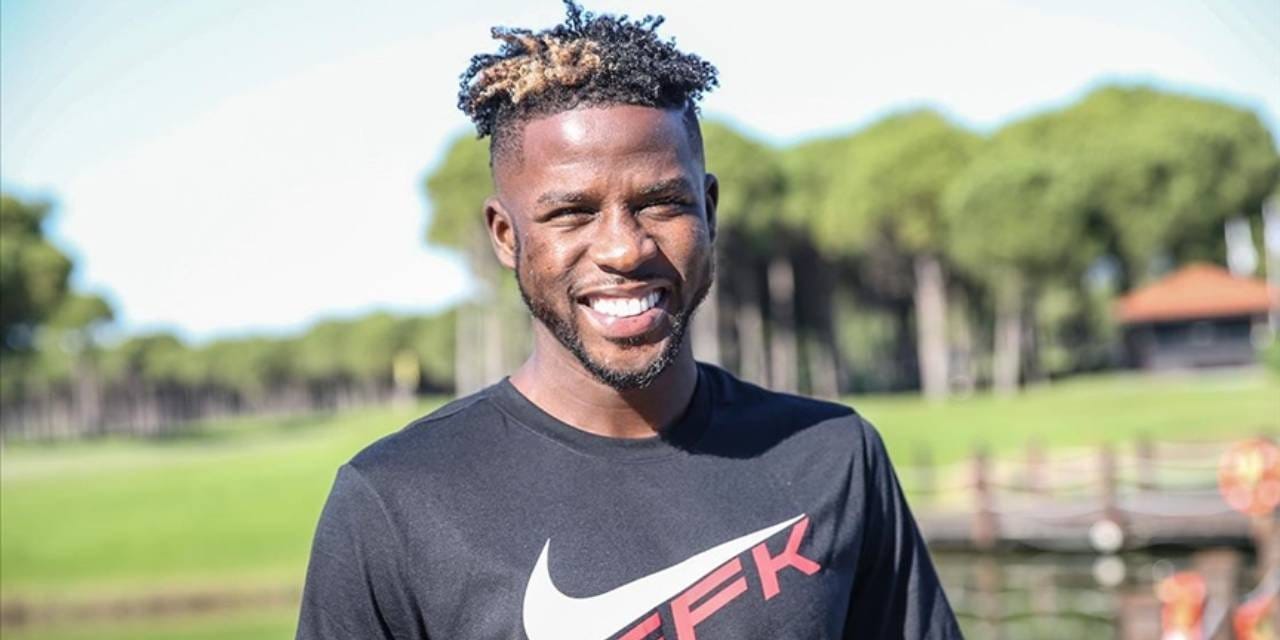 bir zamanlar super ligde oynuyordu unlu futbolcuya avmde silahli tehdit tulQnBRr.jpg