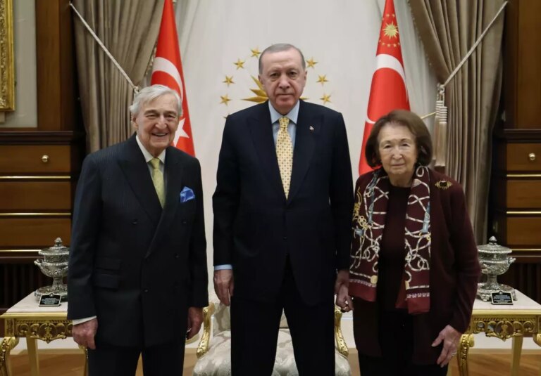 cumhurbaskani-erdogan-rahmi-koc-ve-semahat-arseli-kabul-etti-HtqgQRv3.jpg