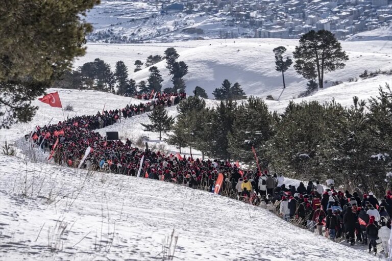 turkiye-bu-toprakta-izin-var-temasiyla-sarikamista-sehitler-icin-yurudu-vupmIBWV.jpg