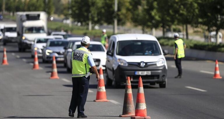 kurban-bayrami-tatili-oncesi-kara-yollarinda-turuncu-alarm-anlik-olarak-takip-edilecek-YMVqrHUE