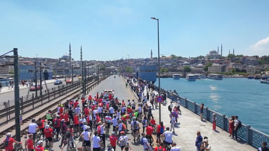 Sultanahmet’ten Dolmabahçe’ye Gençlik ve Spor Bayramı Bisiklet Turu