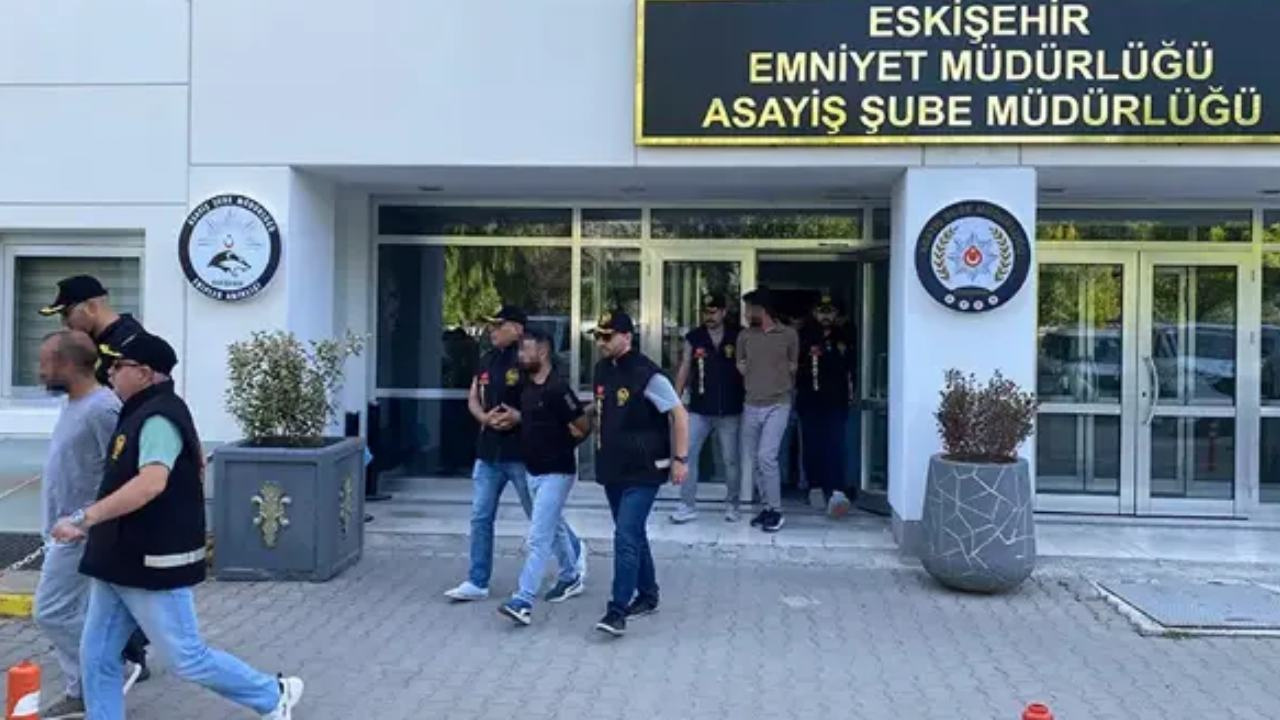 1 polis ile 6 kisinin yaralandigi tasli sopali kavgada karar cikti 5 tutuklama DKPgLNmb